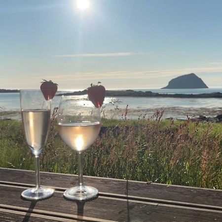 Magic Views And Walking Distance To Best Beaches レクネス エクステリア 写真