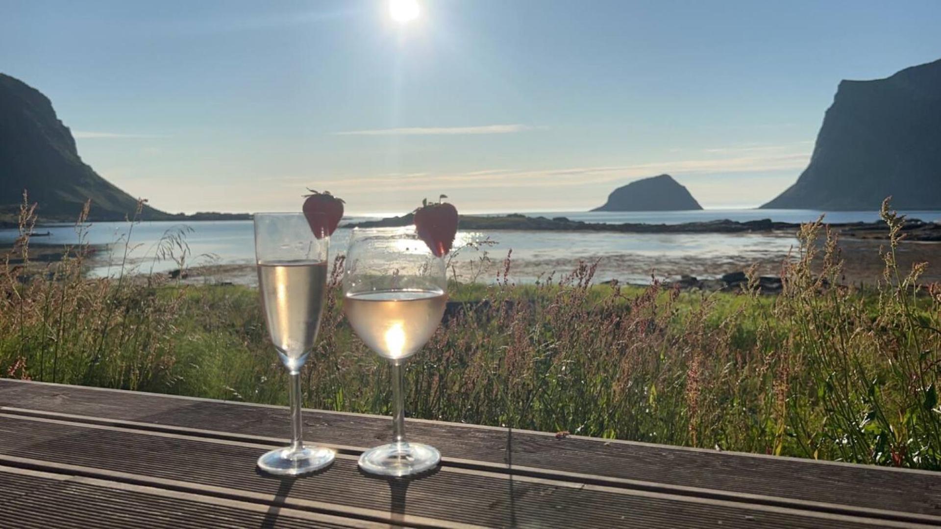 Magic Views And Walking Distance To Best Beaches レクネス エクステリア 写真